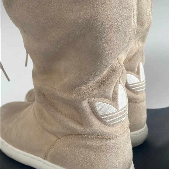 Adidas Winter Tan Suede Boots - Trefoil Logo - Fully Lined With Faux Fur lined - Picture 12 of 15